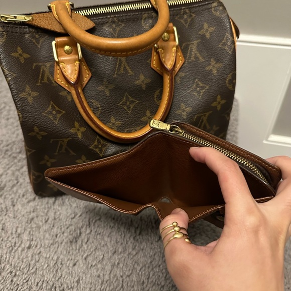 LV SMALL COMPACT WALLET - Picture 4 of 7